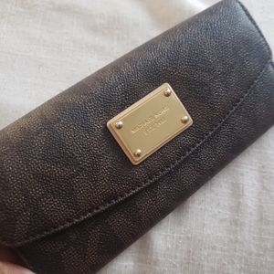 SALE MK jet set logo wallet